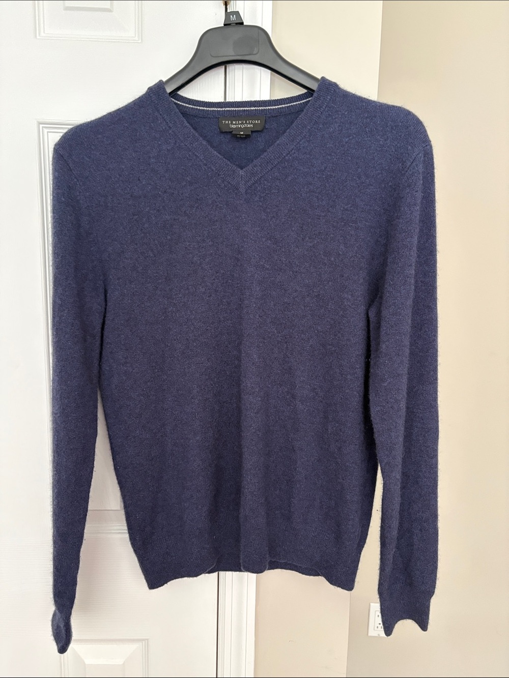 Bloomingdale's Men's Cashmere V-Neck Sweater - Deep Navy